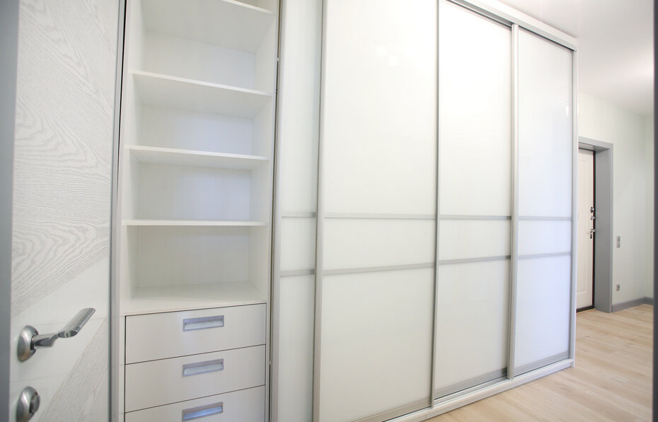 Шкаф в продуманным хранением