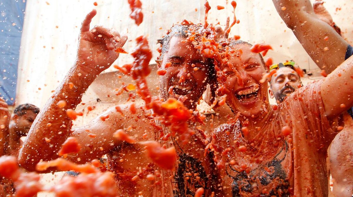 La Tomatina в городе Буньоле