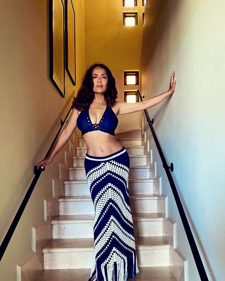 https://www.instagram.com/salmahayek/