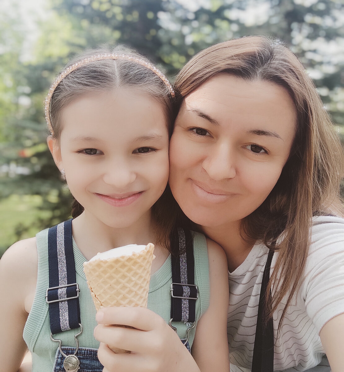 Евочка и мороженое 🥰