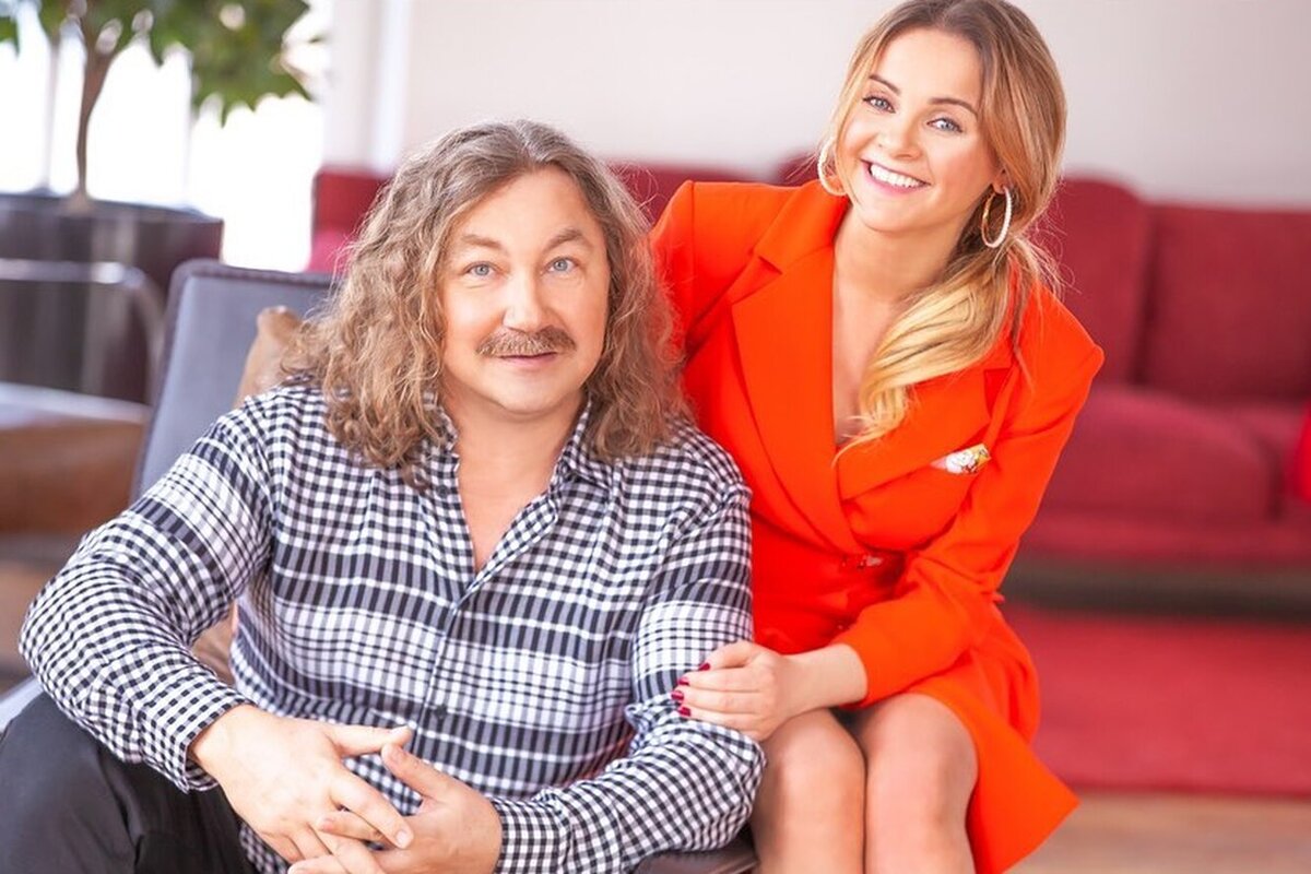 С женой Юлией Проскуряковой (фото из открытых источников) 