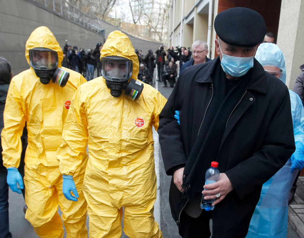 По состоянию на 31 марта, в Украине умерли 11 человек от коронавируса 
Количество инфицированных коронавирусом в Украине за последние сутки увеличилось на почти 200 человек. Всего по официальным данным на 31 марта в стране насчитывается 548 больных. Также продолжает расти число смертей - на сегодня в Украине 13 умерших от COVID-19. Подробнее о географии распространения коронавируса, а также статистика Минздрава .