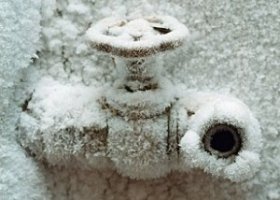 Может ли замерзнуть грунтовая вода зимой