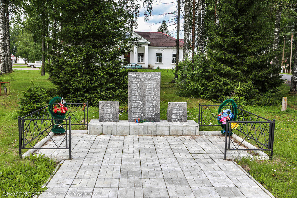 Свирьстрой. Свирьстрой Ленинградская область. Поселок Свирьстрой. Свирьстрой достопримечательности. Свирьстрой Ленинградская область Братская могила.