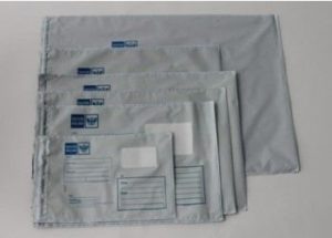 Packpost – крупнейший в нашей стране производитель конвертов и пакетов – изготовит почтовые пакеты любых размеров и цветов. Группа компаний имеет собственные производственные мощности в Москве и Московской области, а также десятилетний опыт работы.