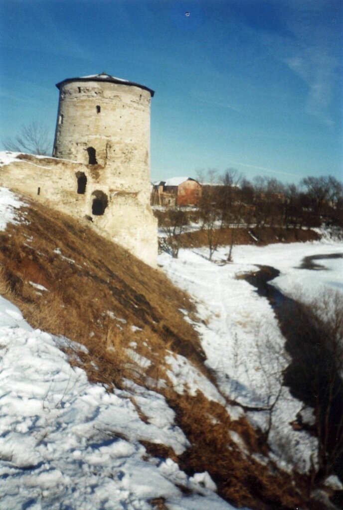 Псков 2000 год. Петропавловская церковь псков. Псков 2000 год. Набережная псков в 2000. Псков 90-е.