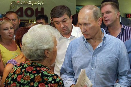 Владимир Путин встретился с пострадавшими от пожаров в Воронеже.