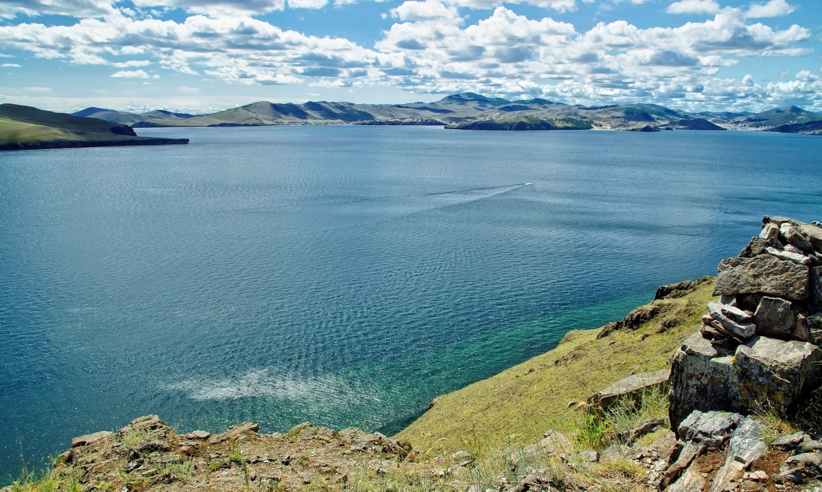 Озеро Байкал было включено в список объектов Всемирного наследия ЮНЕСКО в 1996 году. Фото: Виктор Замороков