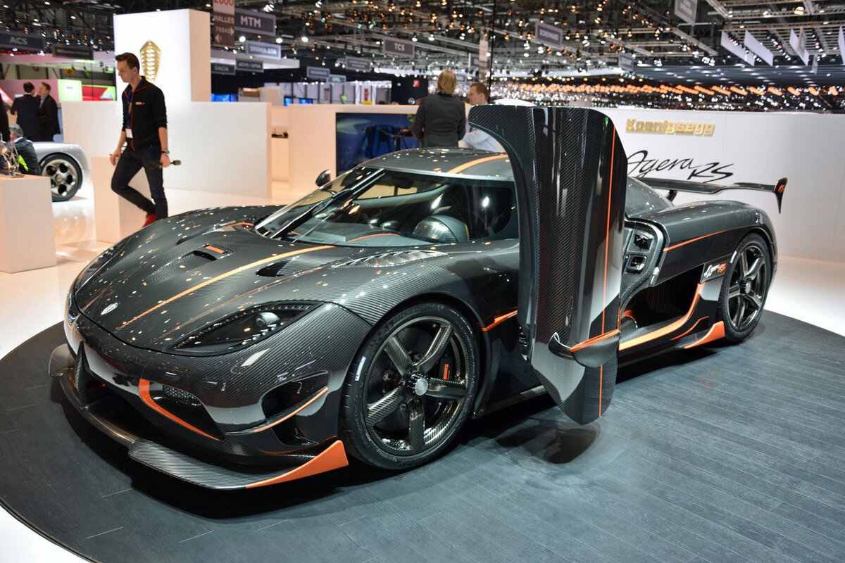 Машина Koenigsegg Agera будущего