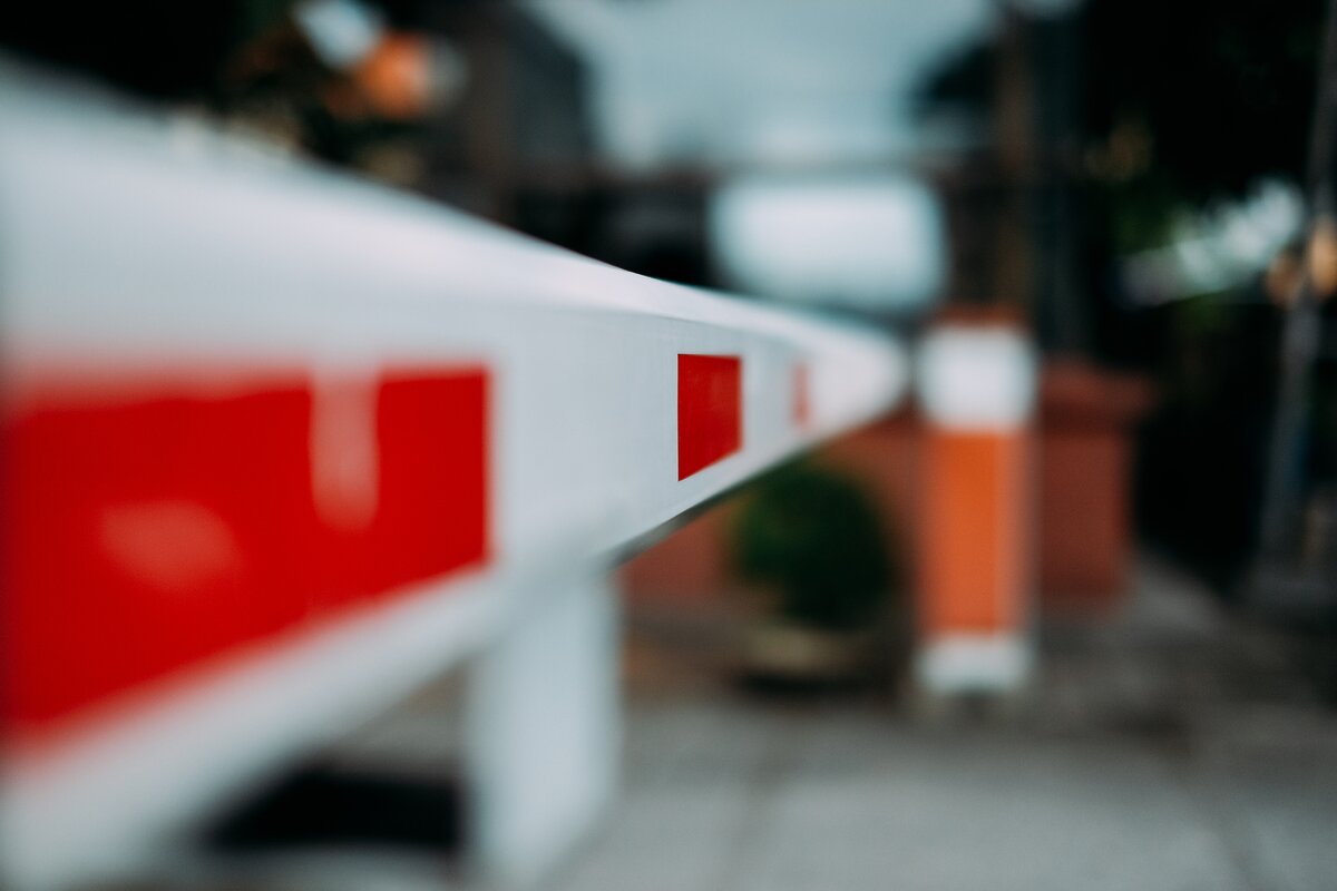 https://unsplash.com/photos/wE37SqLAO9M
