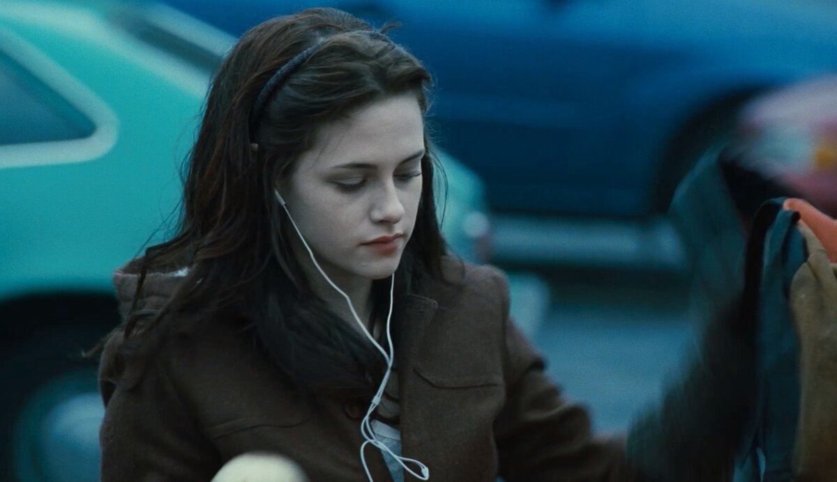 Кристен Стюарт (Kristen Stewart) в роли Беллы Свон