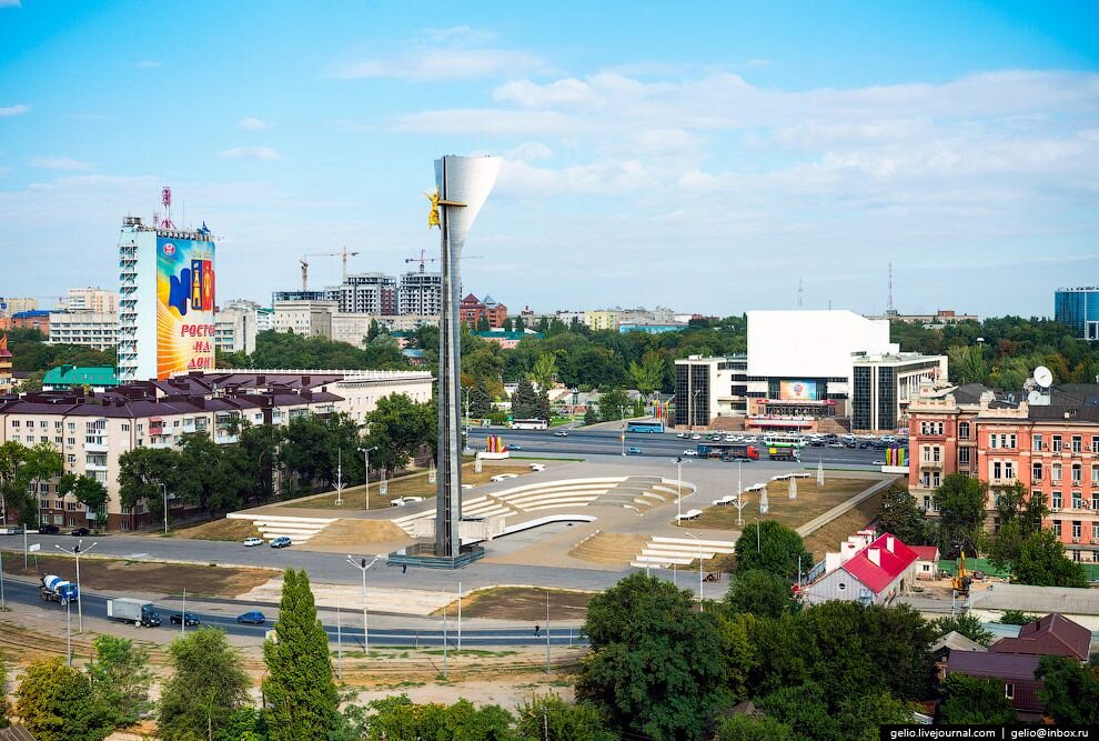 Метров ростове на дону. Театральная площадь Ростов на Дону. Город Ростов на Дону Театральная площадь. Ростов на Дону площадь города. Ростов на Дону территория и площадь.