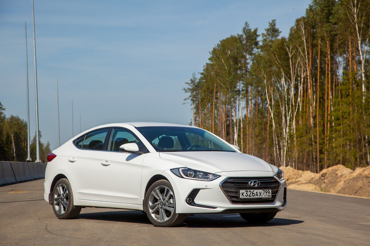 Hyundai elantra поколения. Хендай Элантра 6. Элантра 6 поколения. Хёндай Элантра 6 поколения. Хендай Элантра 6 поколение черная.