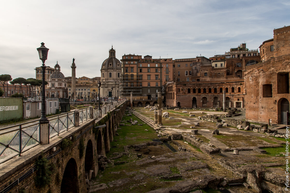 It’s impossible to ruin the view of the Colosseum * * * * #rome #romeitaly #ital