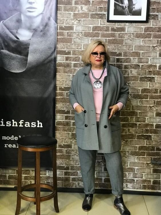 Шикарная дама в жилете в стиле Бохо для полных