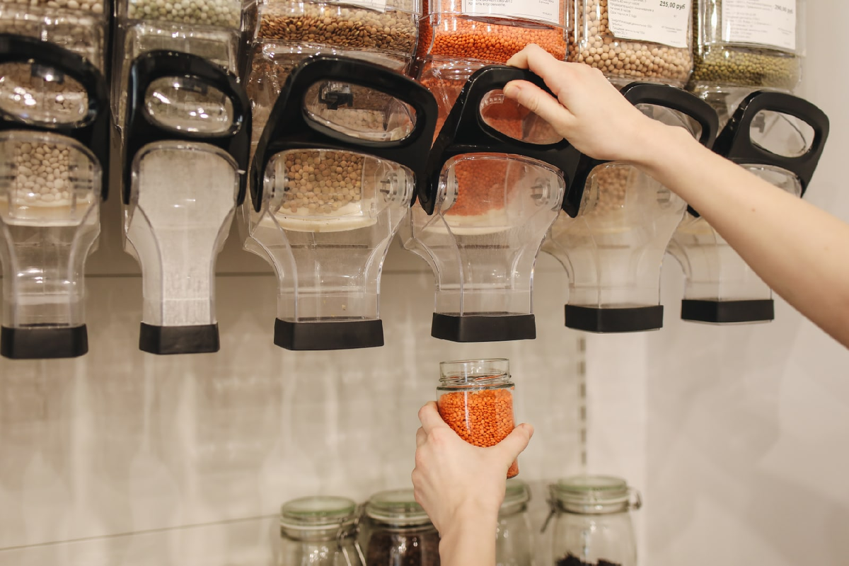 Именно так обычно выглядит товар Zero Waste магазине.
