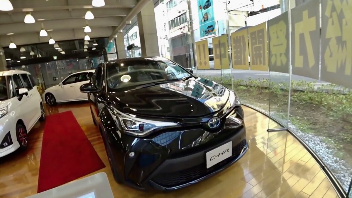 Показываю сколько стоят новые автомобили TOYOTA в Японии и какие авто  представлены в автосалоне. | Gorbunoff - все о машинах | Дзен