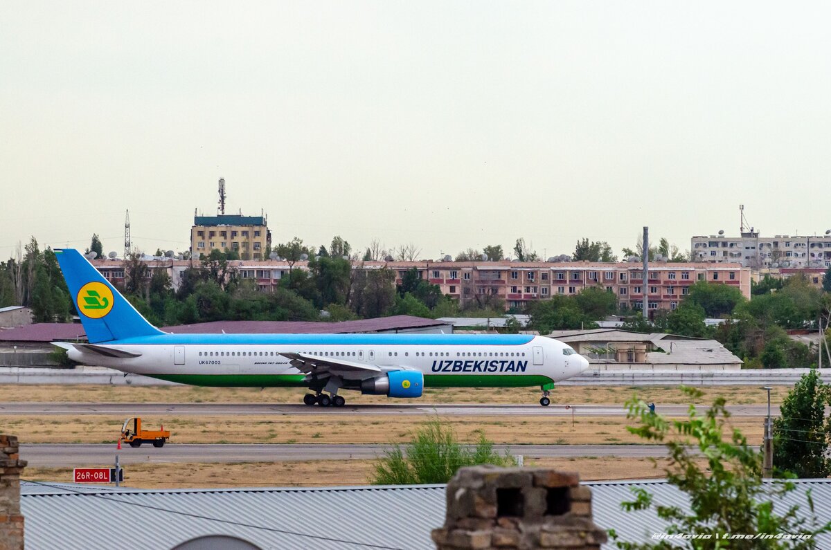 Ташкент 7. Uzbekistan Airways Дубай. Uzbekistan Airways реклама. Авиакомпания Узбекистан Эйрвейс на метро ВДНХ. До Дубай из Таджикистана навигатор.