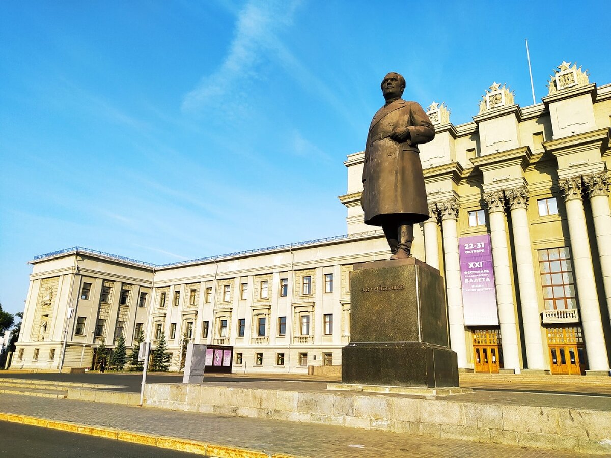 Памятник В.В. Куйбышеву, фото из личного архива