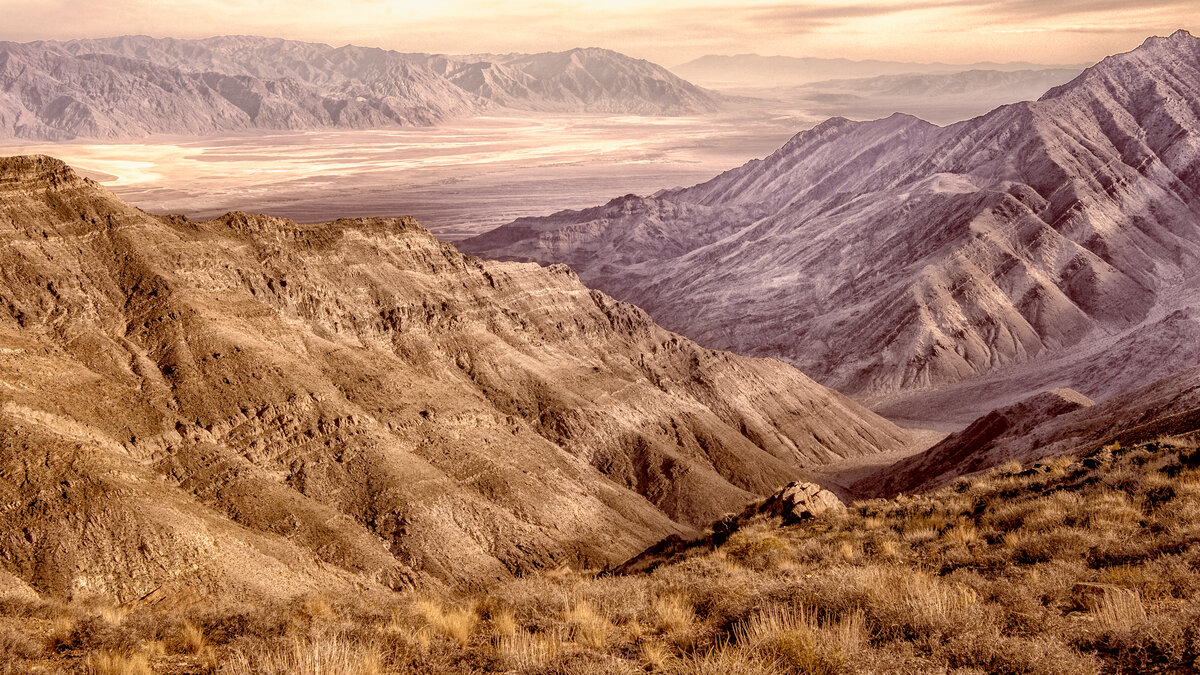 Это место напоминает Марс: Долина Смерти (в США)- одно из самых страшных на Земле!