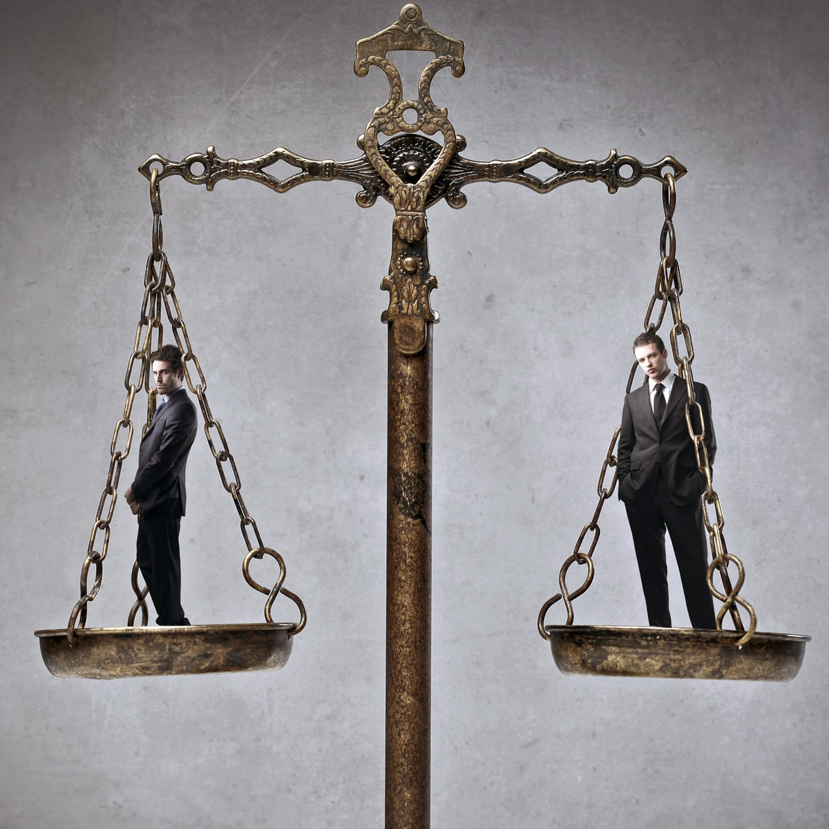 мужчина весы заинтересован