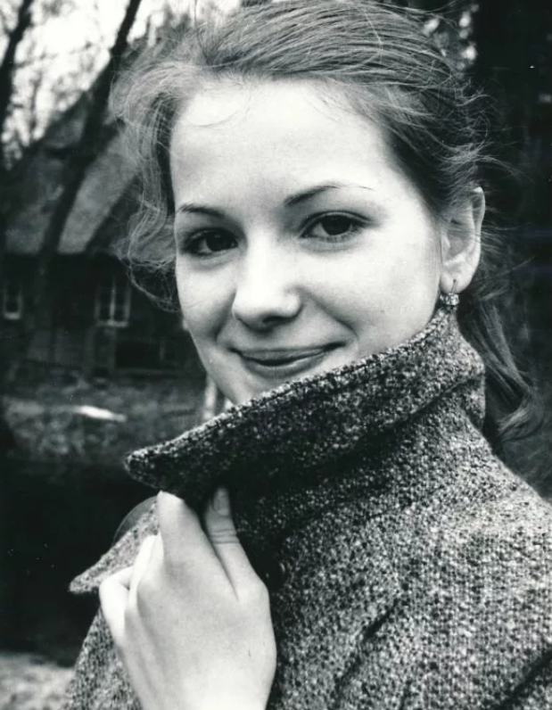 Надежда Горшкова в юности 