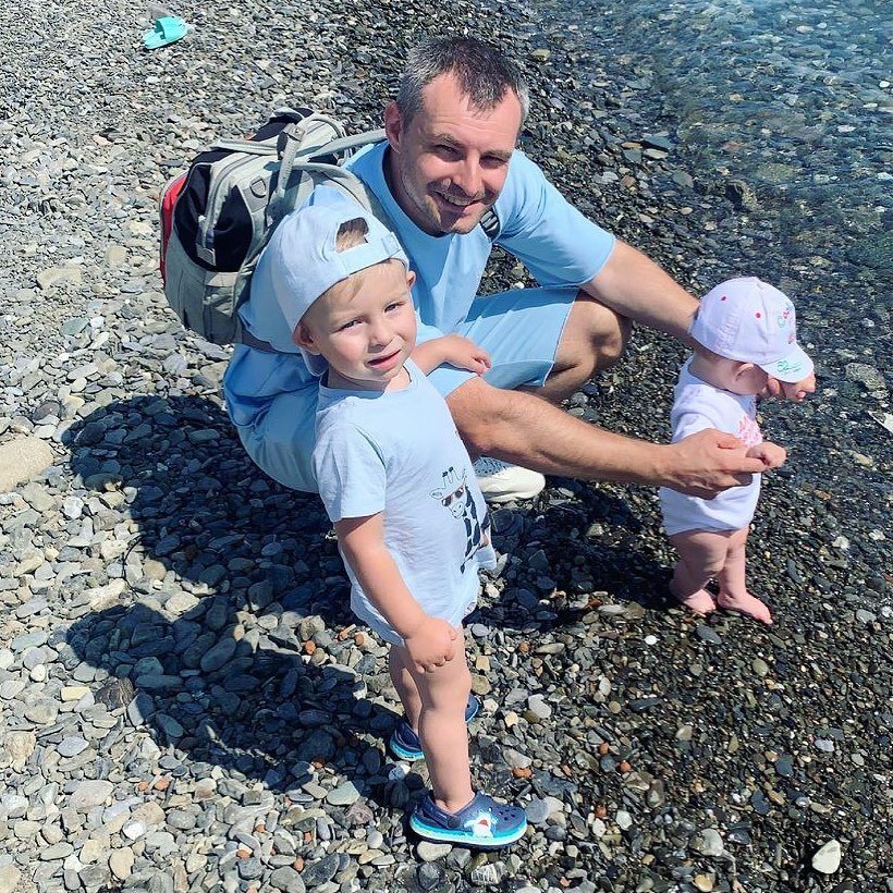 
Получение ЧИЛИЙСКОГО гражданства Вами и Вашей семьей, автоматически приводит к тому, что Вы передаете Чилийское гражданство вашим детям, внукам, правнукам и всем будущим поколениям по праву крови.

И не важно, где они будут жить, не важно где они будут рождены. 

Эта привилегия, которая приведет к созданию большой клановый истории с уникальными привилегиями по путешествиям по всему миру.
Безвизовый въезд в более 160 стран. 

Как Вам такая идея на будущее?🙂Бесплатная консультация wa +7 499 325-53-53

#второегражданство #второйпаспорт #паспортчили #чили #двагражданства #двапаспорта #родызаграницей #родызарубежом #детицветыжизни #мирбезграниц #путешествиепомиру