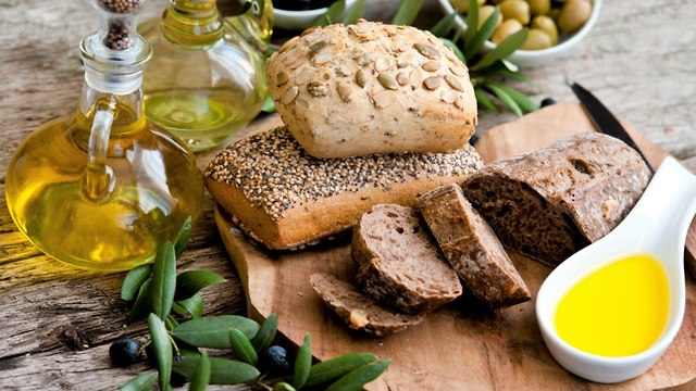 акцент делается на сложные углеводы и полезные растительные масла (фото: shutterstock)