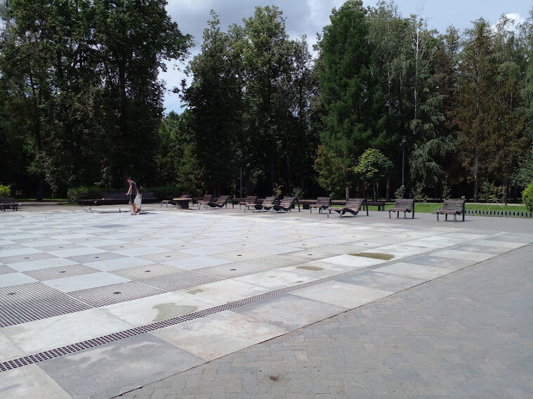 это должен был быть фонтан, жаль не работал, шли какие то ремонтные работы