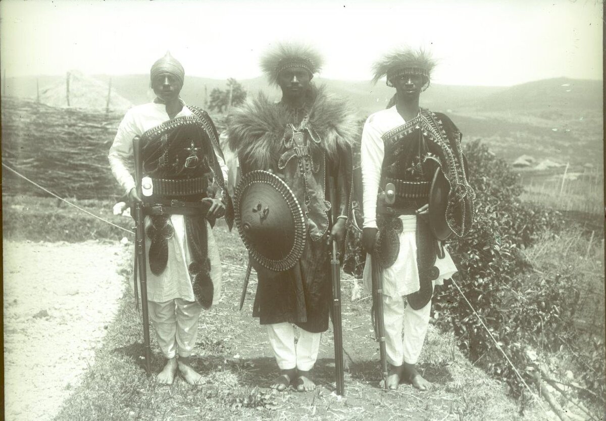 Вот такие вот ребята и опрокинули итальянское воинство генерала Баратьери.   