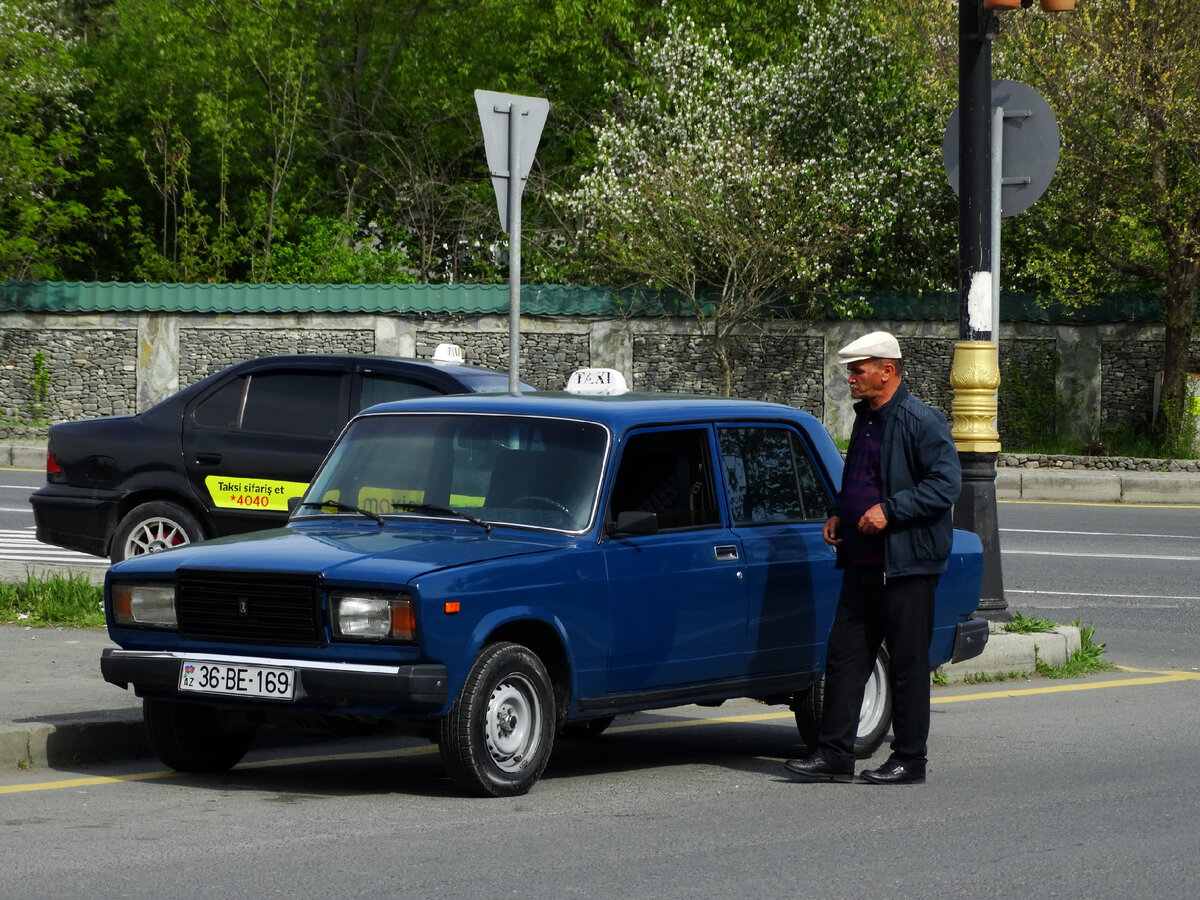 В Азербайджане еще очень много машин советского производства. 