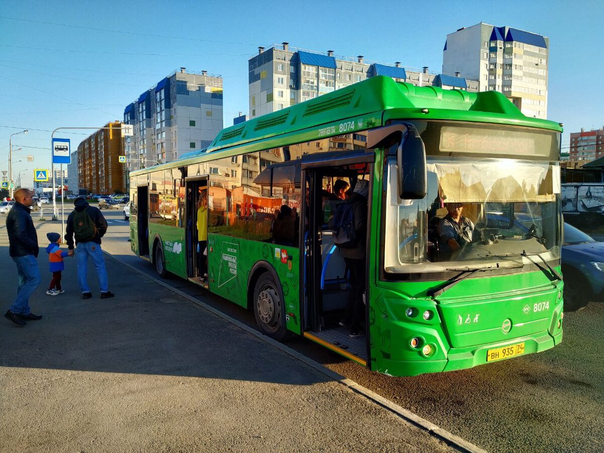 ПОЛНЫЙ АВТОБУС В ЧУРИЛОВО. ФОТО: ПРЕСС-СЛУЖБА АДМИНИСТРАЦИИ ЧЕЛЯБИНСКА/ПРЕДОСТАВЛЕНО САЙТУ ЦАРЬГРАД. 