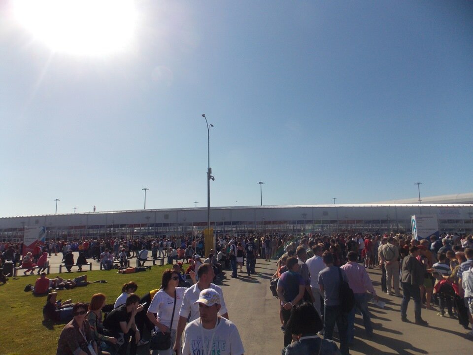 Очереди на вход в автодром в 2014 году