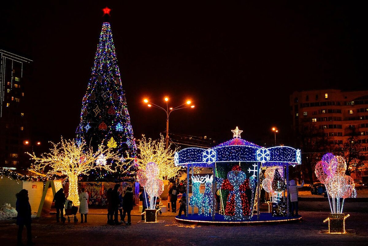   Так площадь Юности была украшена на Новый 2017 год Фото: Юлия Пасечник/Zelenograd.ru 