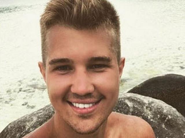 К Роману Гриценко пришли сразу пять девушек