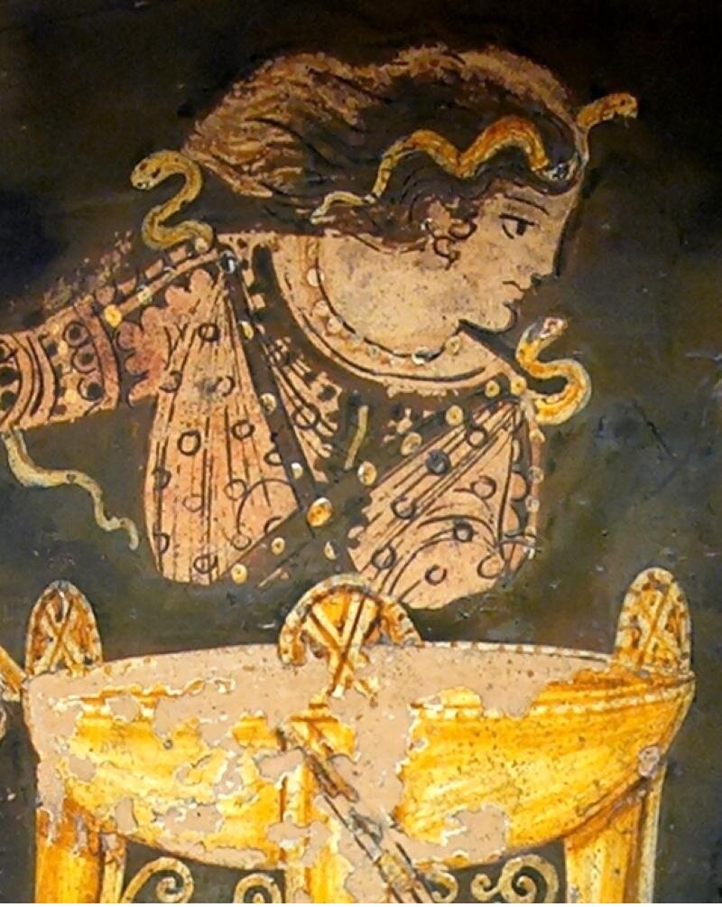 Нимфа-пророчица кармента. Пифия жрица аполлона. Кассандра троянская предсказательница. Пифии в древней греции это кто. Пифия это в древней греции.