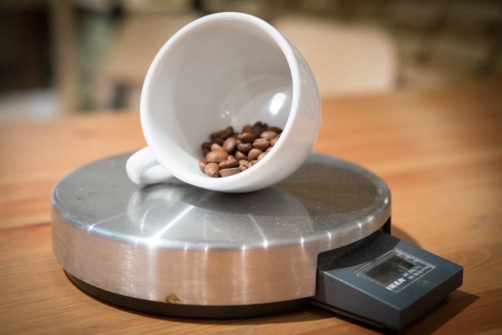 V60 кофе. Примеси в кофе. Виды дрипперов кофе.