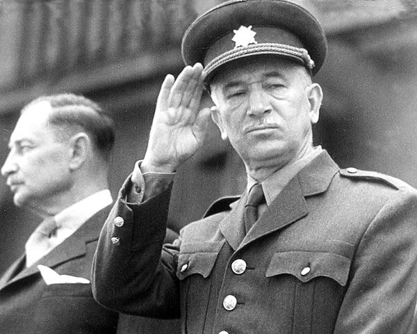 Бенеш на параде в честь освобождения Чехословакии, май 1945 г.