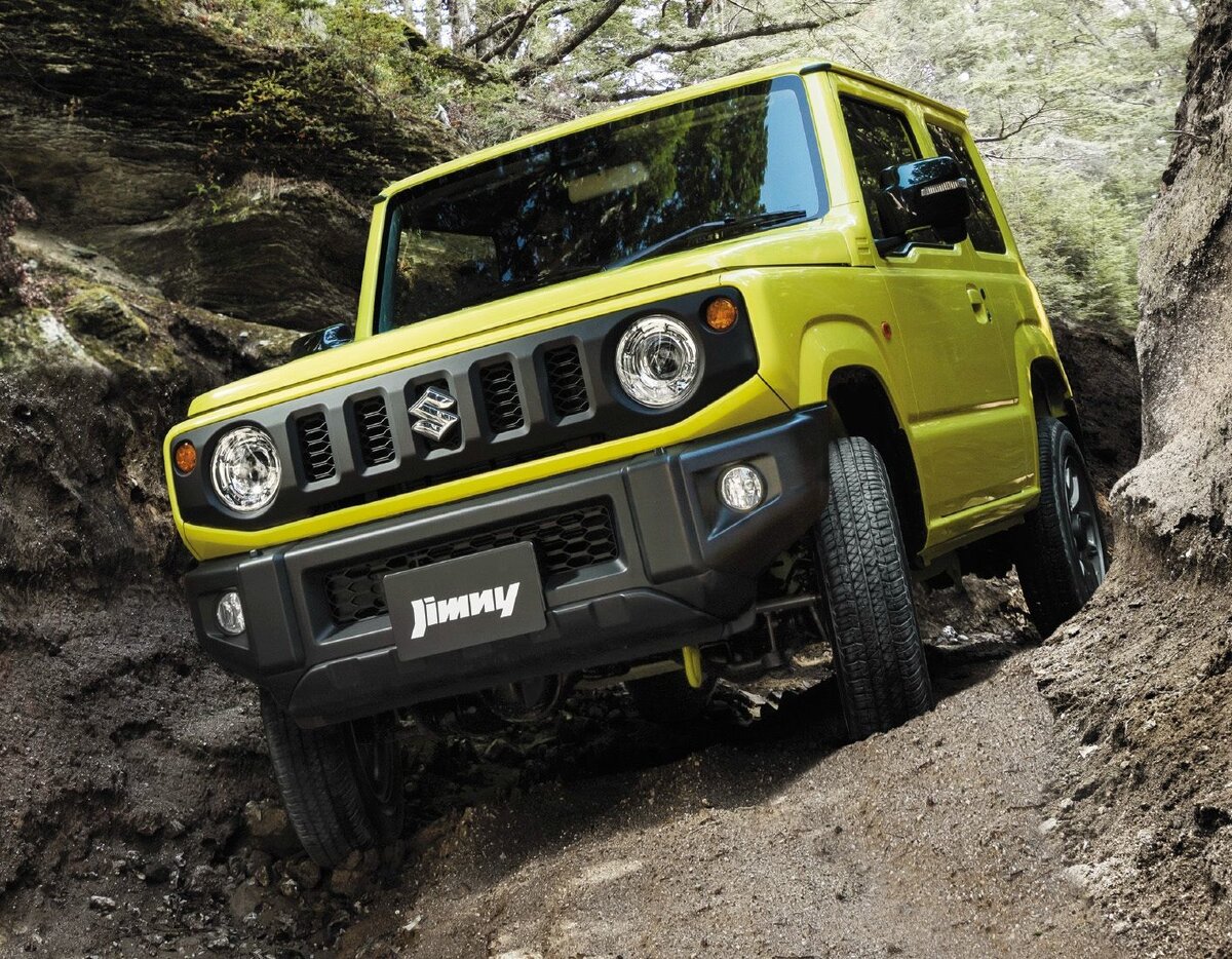 В России скоро появится обновленный японский Suzuki Jimny. Японская Suzuki намеревается предстоящей весной предложить российскому авторынку обновленный Jimny.