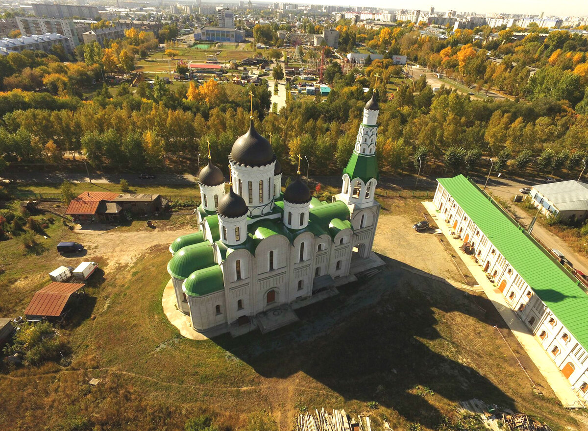 Храмы барнаула расписание. Храм Покрова Пресвятой Богородицы (Барнаул). Барнаул Старообрядческий храм. Старообрядческая Церковь Покрова Пресвятой Богородицы Барнаул. Покровский кафедральный собор Барнаул.