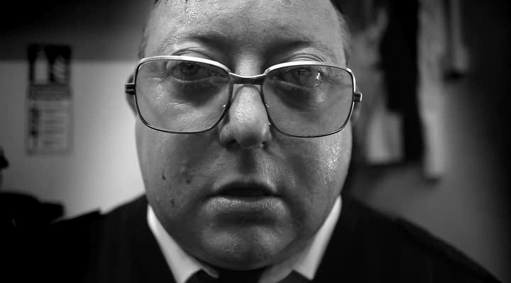 Кадр из фильма "Человеческая многоножка". Изображение взято из открытых источников в сети интернет