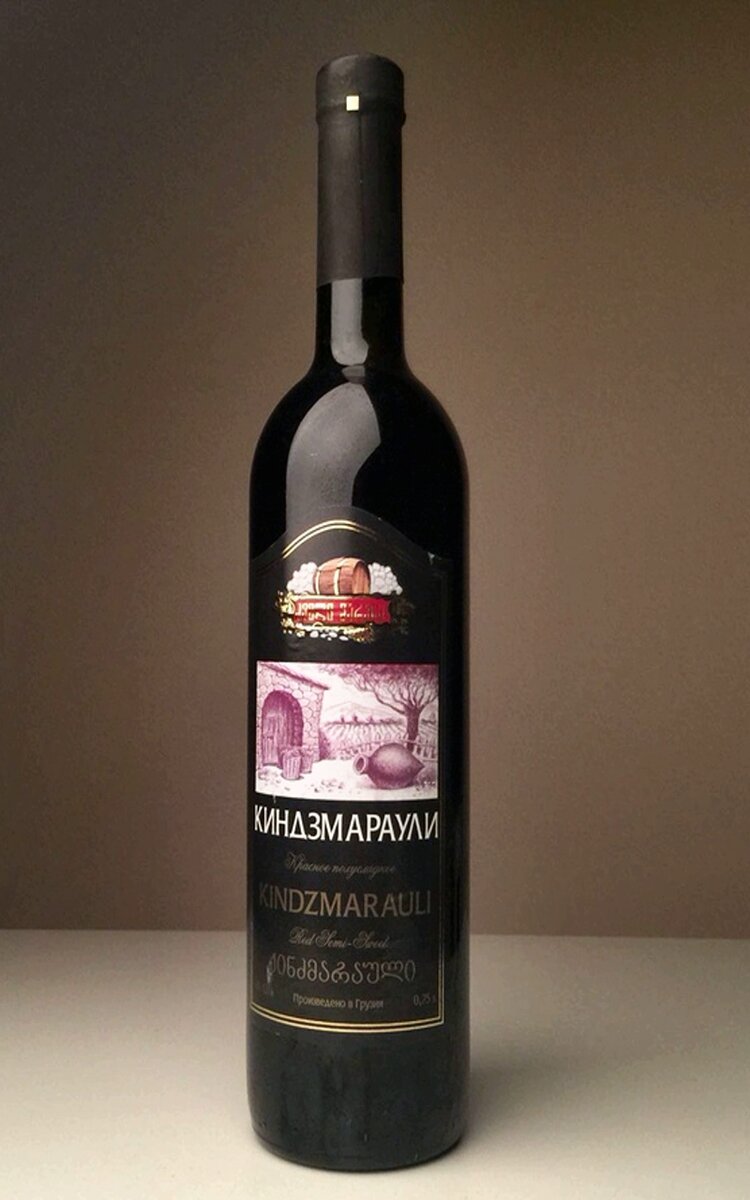 Вино киндзмараули марани. Киндзмараули Грузия. Georgian Wine Киндзмараули. Вино Киндзмараули красное полусладкое. ВИНЕЛИ Киндзмараули красное полусладкое.