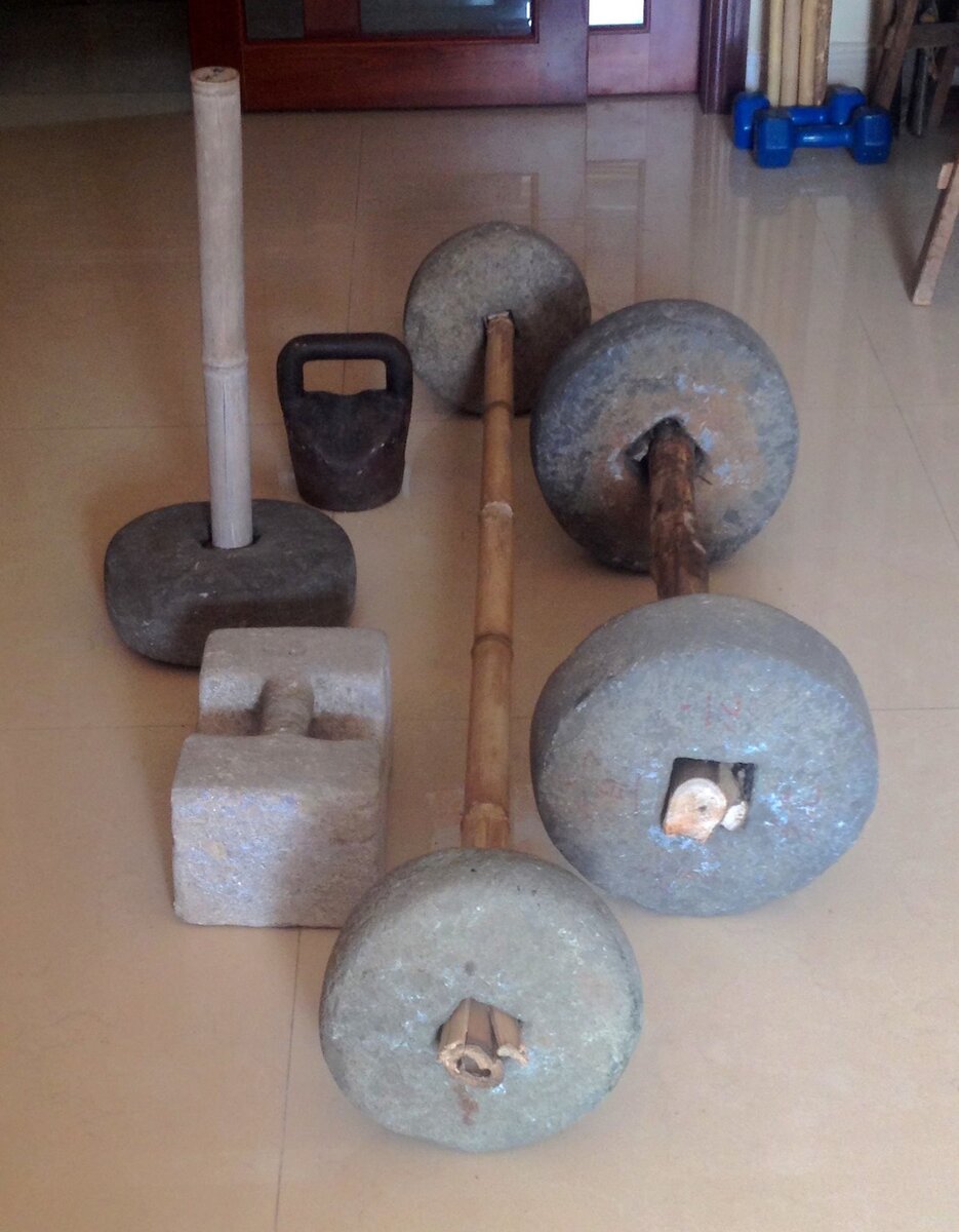 По поводу вопросов о семинаре по работе с тяжестями в ушу. Он, увы, закрытый! Если есть желание провести у вас подобное, обращайтесь!  В  в Москве Илья Профатилов с удовольствием  познакомит вас с традиционной силовой подготовкой в китайских единоборствах.