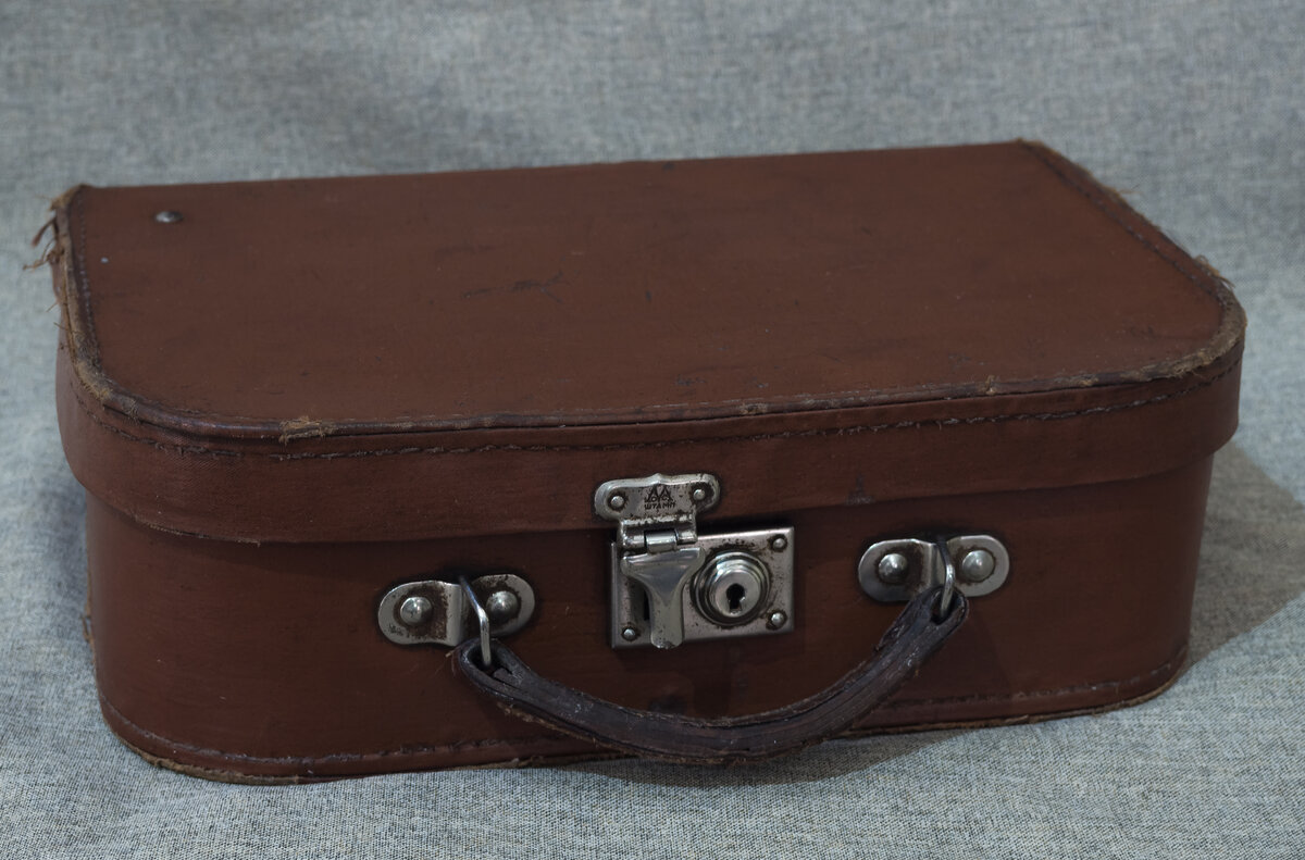 Такой чемодан назывался "балетка". Фото https://contragents.ru