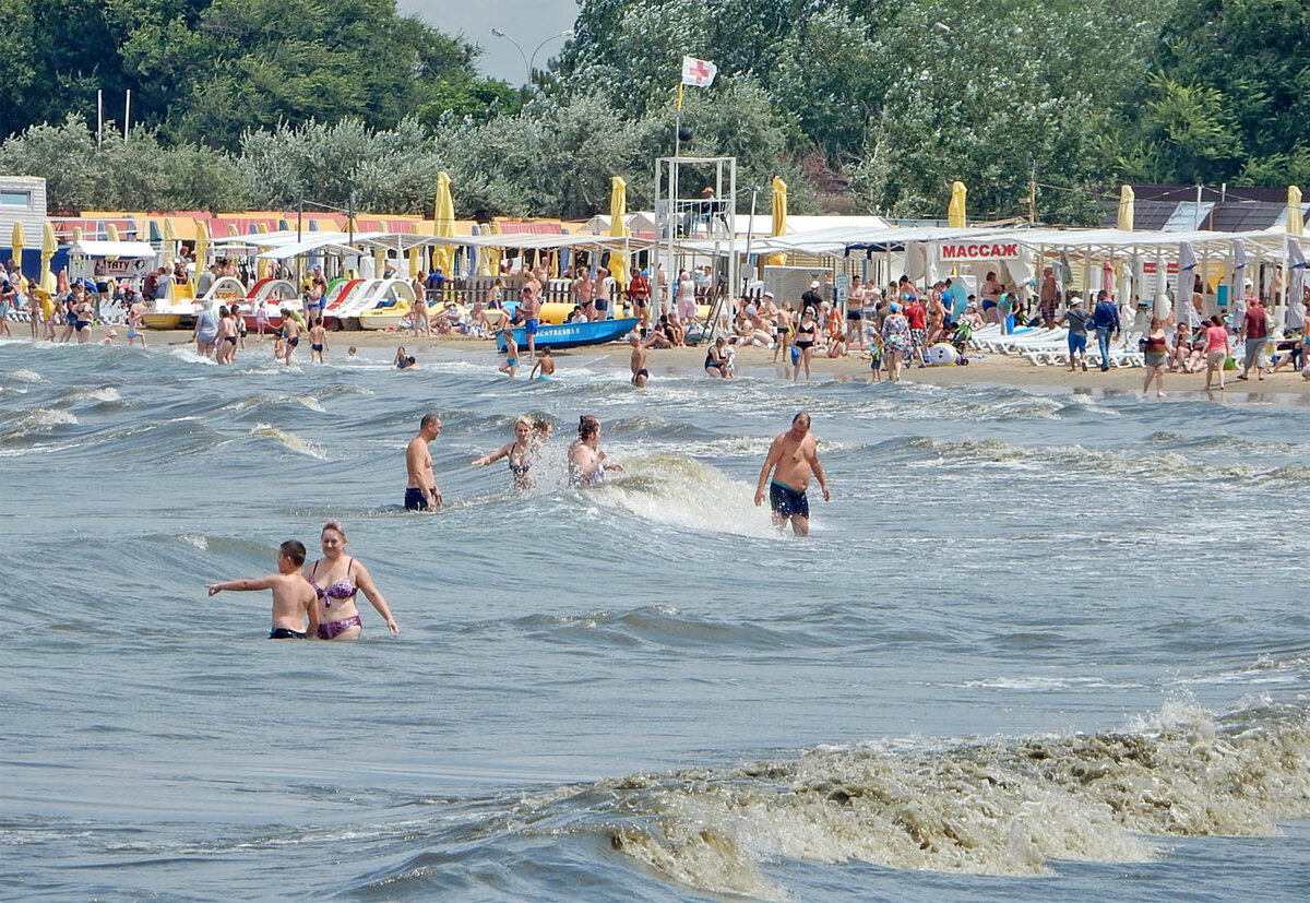 Анапа волнения. Анапа Центральный пляж 2019. Центральный пляж Анапы сейчас. Состояние моря в Анапе. Пляжи Анапы сейчас.