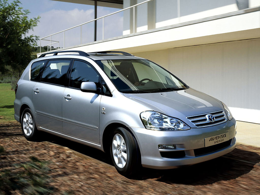 Toyota Avensis Verso. Фотография взята с сервиса Яндекс Картинки