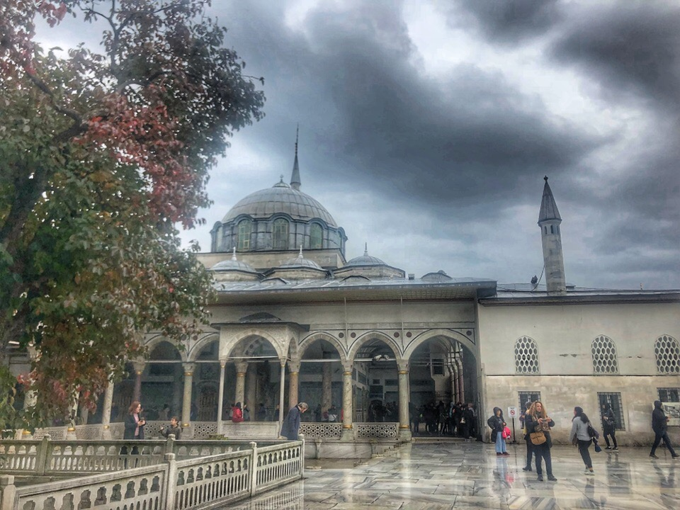 Экскурсия по дворцу Топкапи  и Гарему