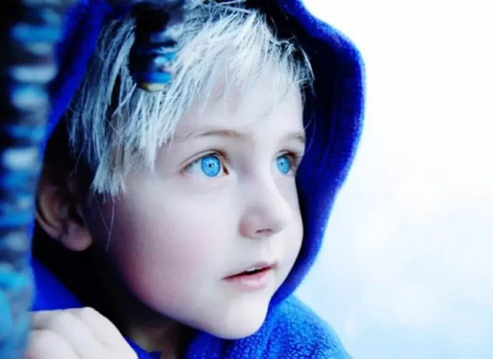 Crystal children. Дети с голубыми глазами. Мальчик с синими глазами.