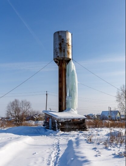 Типичная водонапорная башня в ЗаМКАДье. Фото из интернета.