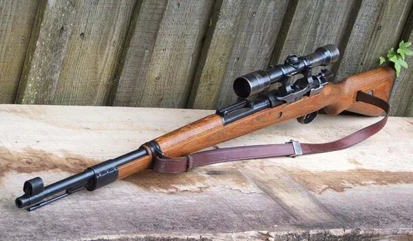 Фото взято с сайта: https://is.gd/bFLTaZ   Mauser 98k с оптическим прицелом